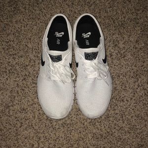 Nike Janoski Athletic Men’s Shoe